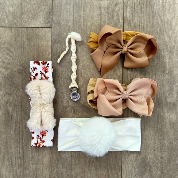 Other - Baby girl boho accessory lot

Headbands and pacifier clip